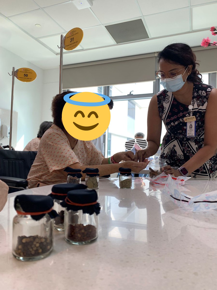 ptm_prabha's tweet photo. Spine of spices- a spice bag
Can be kept in drawers and rice containers to give a pleasant smell and it keeps bugs away too!
@ArtsAgeingNTU 
#artsageing #AG6309Wk12AY21T3 https://t.co/I7z1wZjWPt