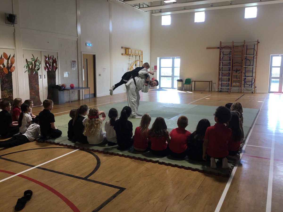 MissBurke11's tweet photo. We had great fun at our Judo taster session on Tuesday 😀 The children even learned some Japanese words along the way such as "matte!" which means "stop!" 🛑✋ https://t.co/2wCFokqACX