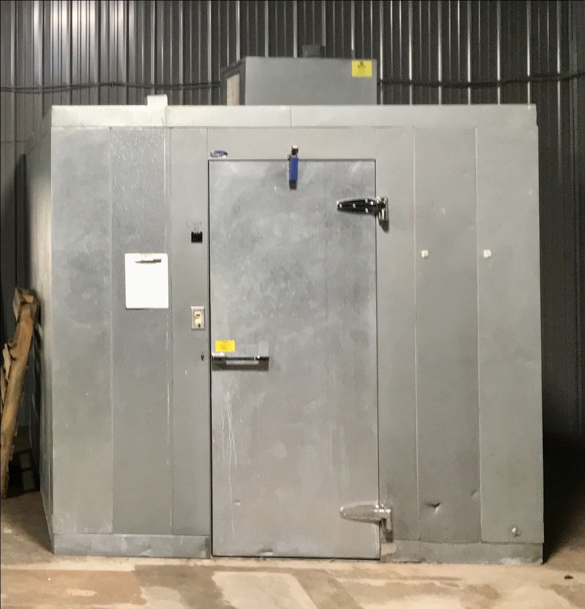 appfoodworks's tweet photo. Equipment for sale! Refrigerated truck, walk-ins, chest freezer, stand-up freezer. Listed on eBay, links with more details here---> https://t.co/3uXZRc2b4y https://t.co/JUeIMiAaAX