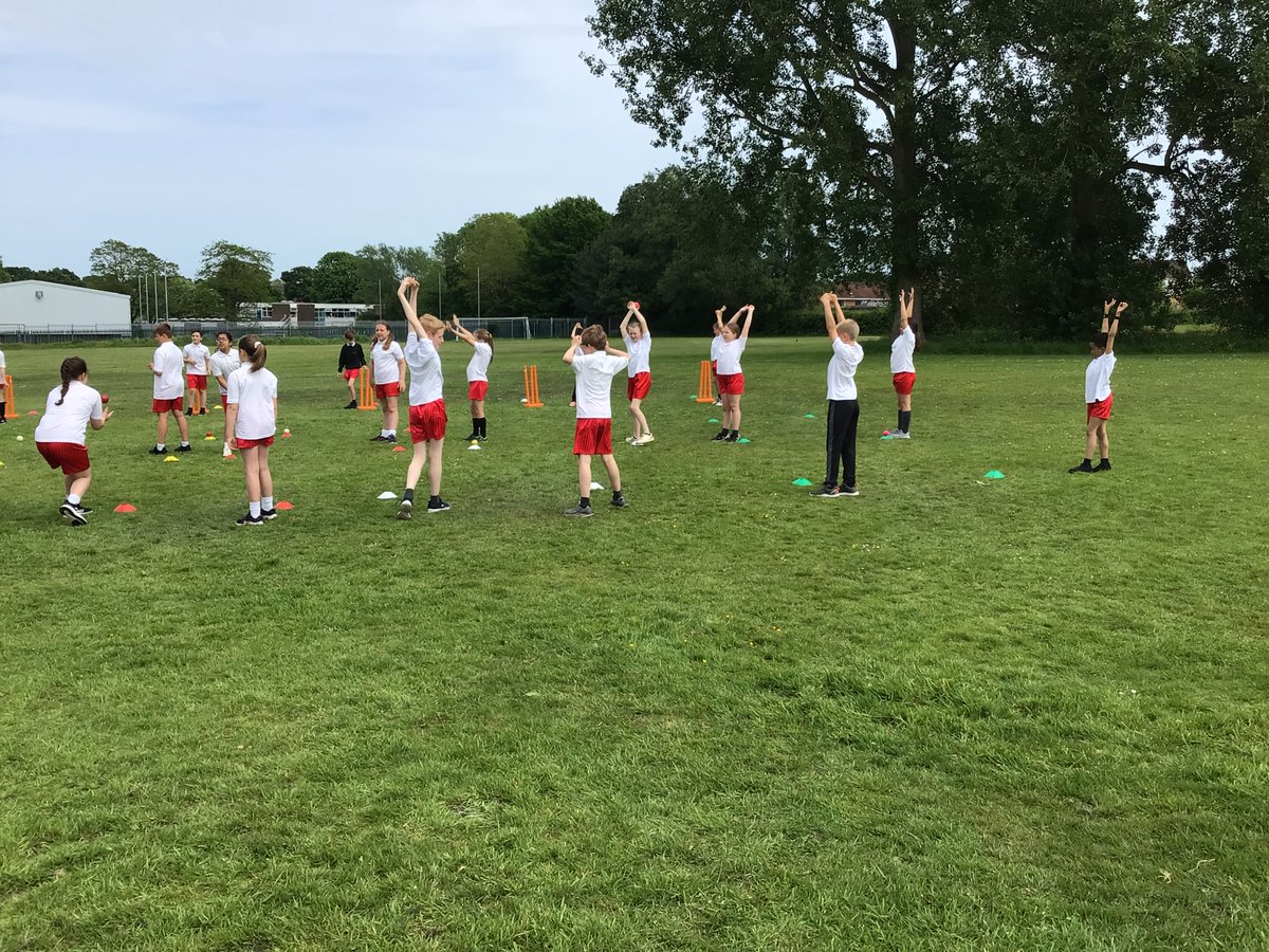 westfields_jun's tweet photo. 5DC at WJS enjoyed a sunny afternoon of cricket. We don't like cricket..oh no; we love it. Batters and bowlers showing off their skills #dynamocricket #bowling #wickets https://t.co/uGLkagGgsn