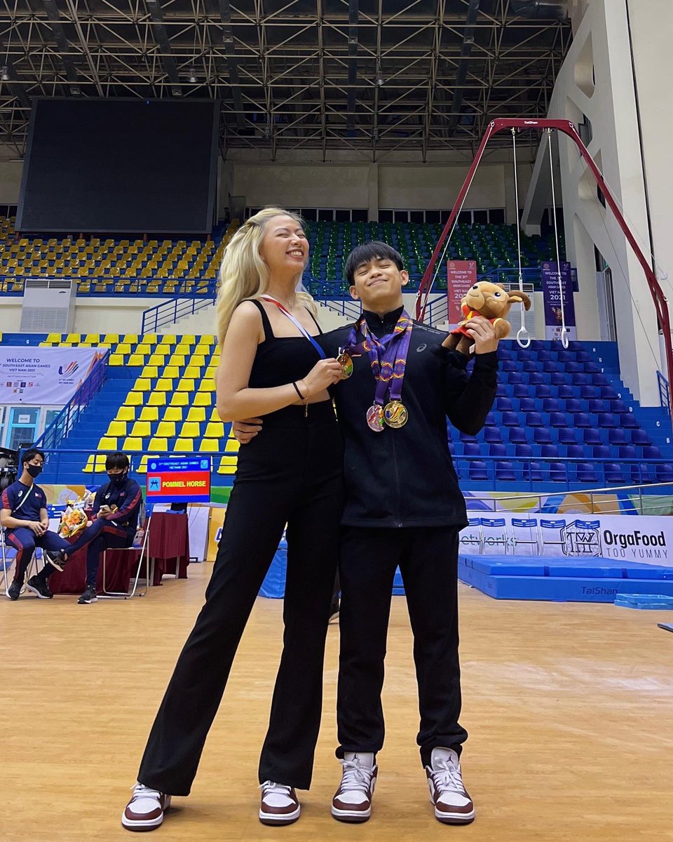 my biggest flex 🤍

proud of you mahal ko, congratulations ❤️‍🔥🇵🇭