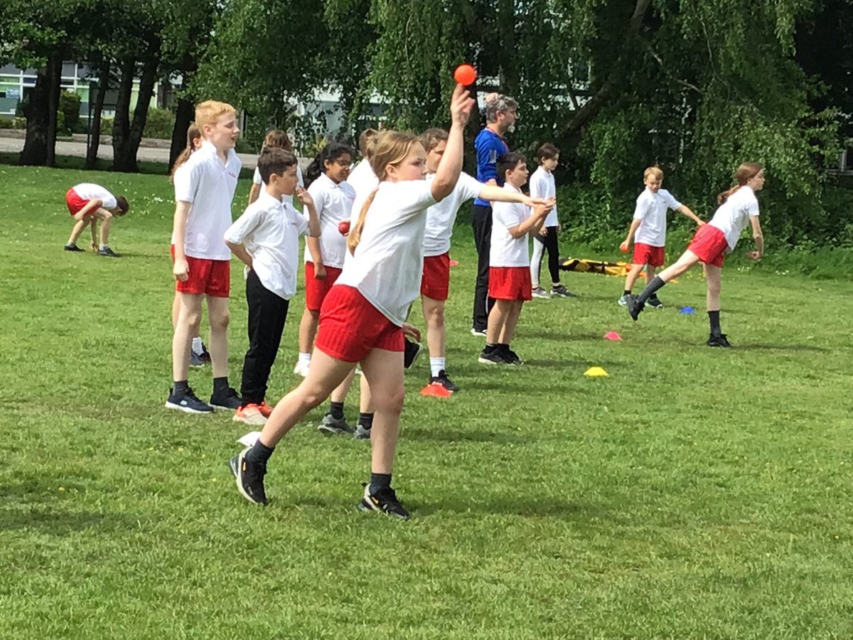 westfields_jun's tweet photo. 5DC at WJS enjoyed a sunny afternoon of cricket. We don't like cricket..oh no; we love it. Batters and bowlers showing off their skills #dynamocricket #bowling #wickets https://t.co/uGLkagGgsn