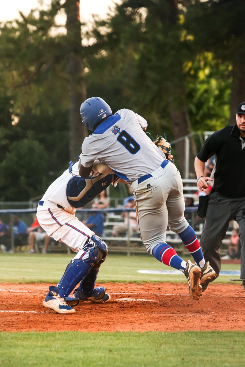 WHSDiamondBB's tweet image. #GrittyGroup
Having Fun Playing hard!!
#Round4
#SlamDunks
#PackPride