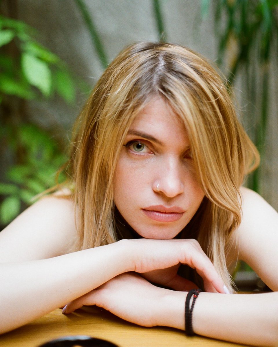 kon0s1's tweet image. Portraits on film 🎞 #kodakgold200 #portraitphotography