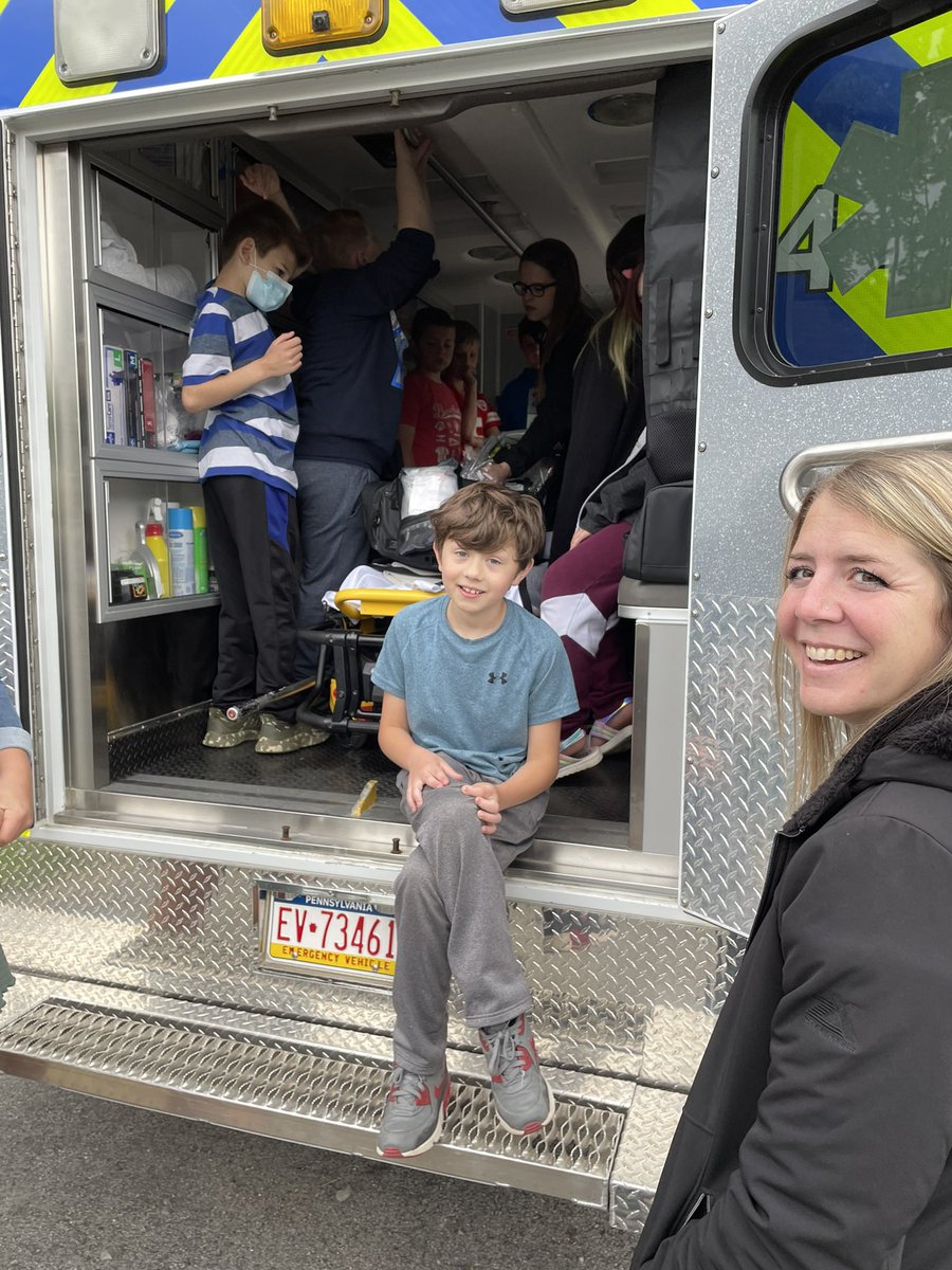 Christina tweet media