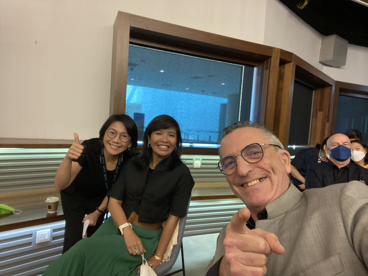 Propenomist's tweet photo. WeFi to celebrate Nation Builders!
Opportunities are everywhere, important is being able to see them fist and catch them right after! 
#Propenomy #Propenomist #NationBuilders #ThinkBigGoBig #CrowdFactorX https://t.co/eueo5KAQsW