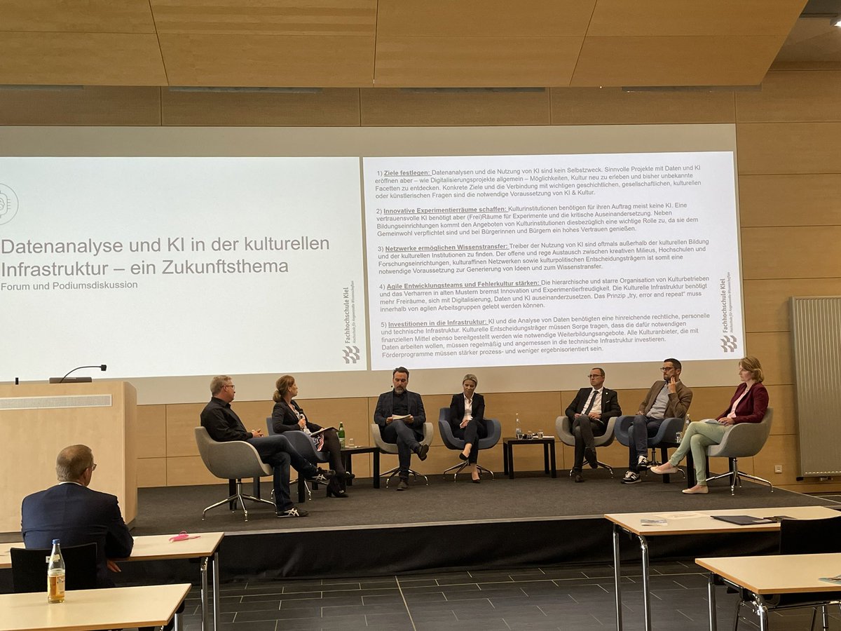 THochscherf's tweet photo. Und jetzt wird diskutiert: Potenziale von KI im Kulturbereich! @fh_kiel @dr_tago @MartinLaetzel @SchroedterDirk https://t.co/6JlcmpdWFo