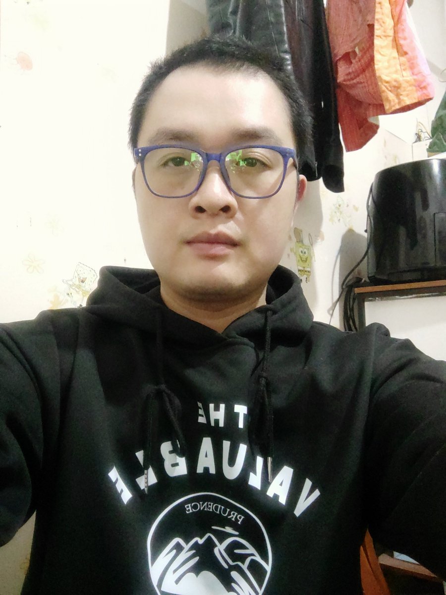 Zhangwei_Yang's tweet photo. Shopping today, the street is very busy! https://t.co/7wG196sVon