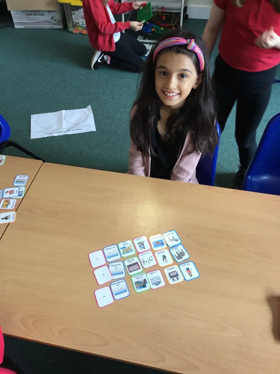 MissBurke11's tweet photo. A very busy, soft start in P3 this morning with sentence building and letter name, sound and picture matching!🐝🌟 https://t.co/qvCpyyXhN9