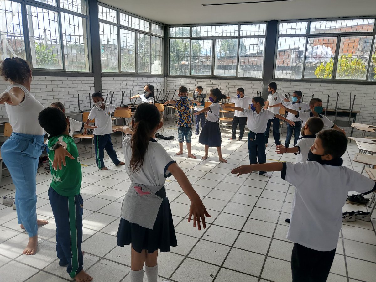 Acompañamiento pedagógico  @PTA_Colombia a I.E Gabriela Mistral - La Tebaida @Sedquindio1 tutora @YureinyG