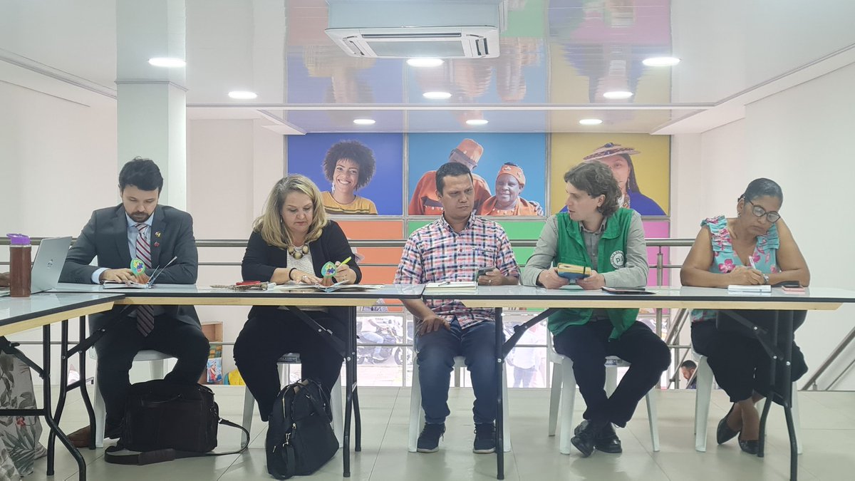 Nomadesc's tweet photo. En reunión con la Embajadora de Canada, Secretario Político de la embajada y @arzobispodecali autoridades territoriales del #sospacifico solicitan monitoreo en DH y DESCA para superar crisis humanitaria y violencia en Buenaventura y Litoral del San Juan Choco. #consultaprevia https://t.co/poIyIoaDHO