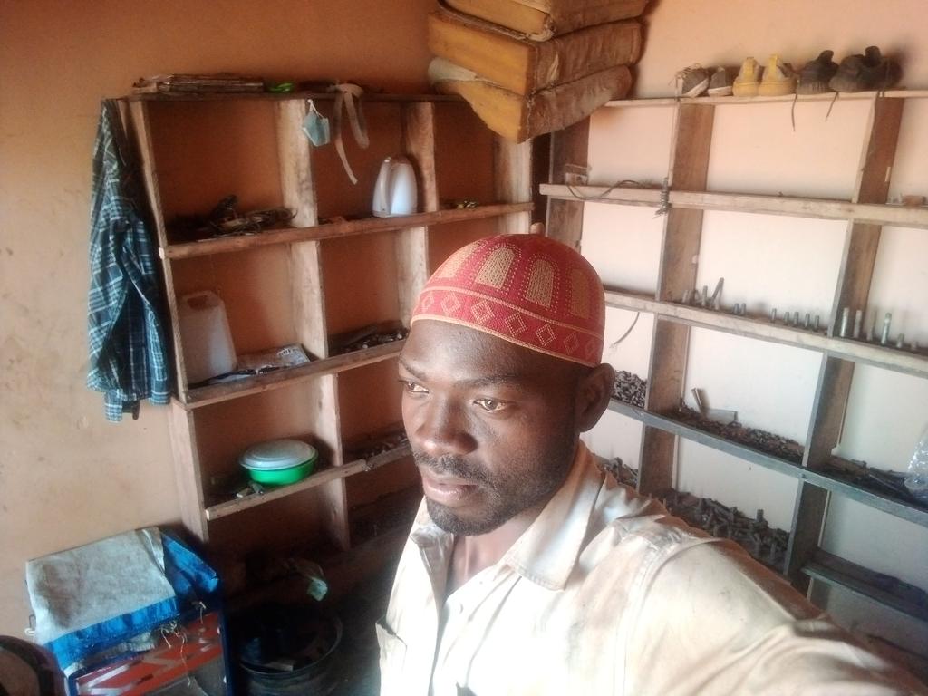 FarookKirunda's tweet photo. Busy at work pipo thank u for supporting love u al https://t.co/DyYTGYWkTf