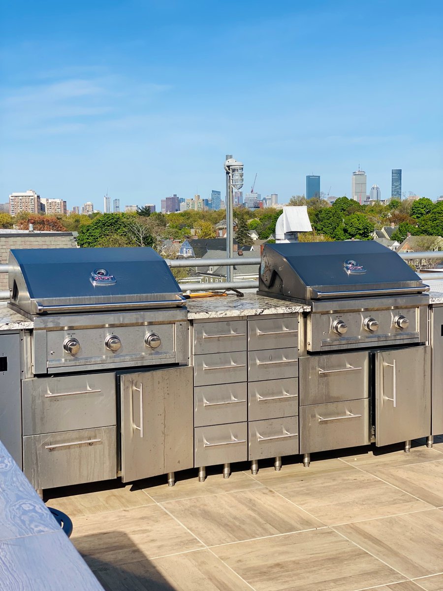 e3apts's tweet photo. Grilling szn is upon us! Soak up the sun and get your grill on 😎 #Element #E3Apartments #AllstonMA https://t.co/iSoyyfYJlt