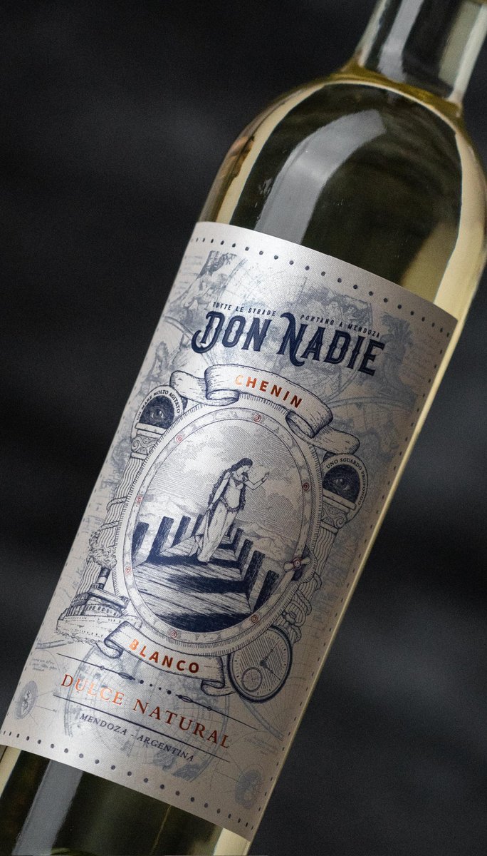 VantablackStdo's tweet photo. Una historia que se narra en dos capítulos separados, distintos y particulares pero conectados por el pasado que hasta el día de hoy nos interpela.
Don Nadie Malbec y Chenin Blanco. Ambos son el fruto de la pasión por el buen vino y una vocación por el impulso y el esfuerzo. https://t.co/DqoEdf0x7h