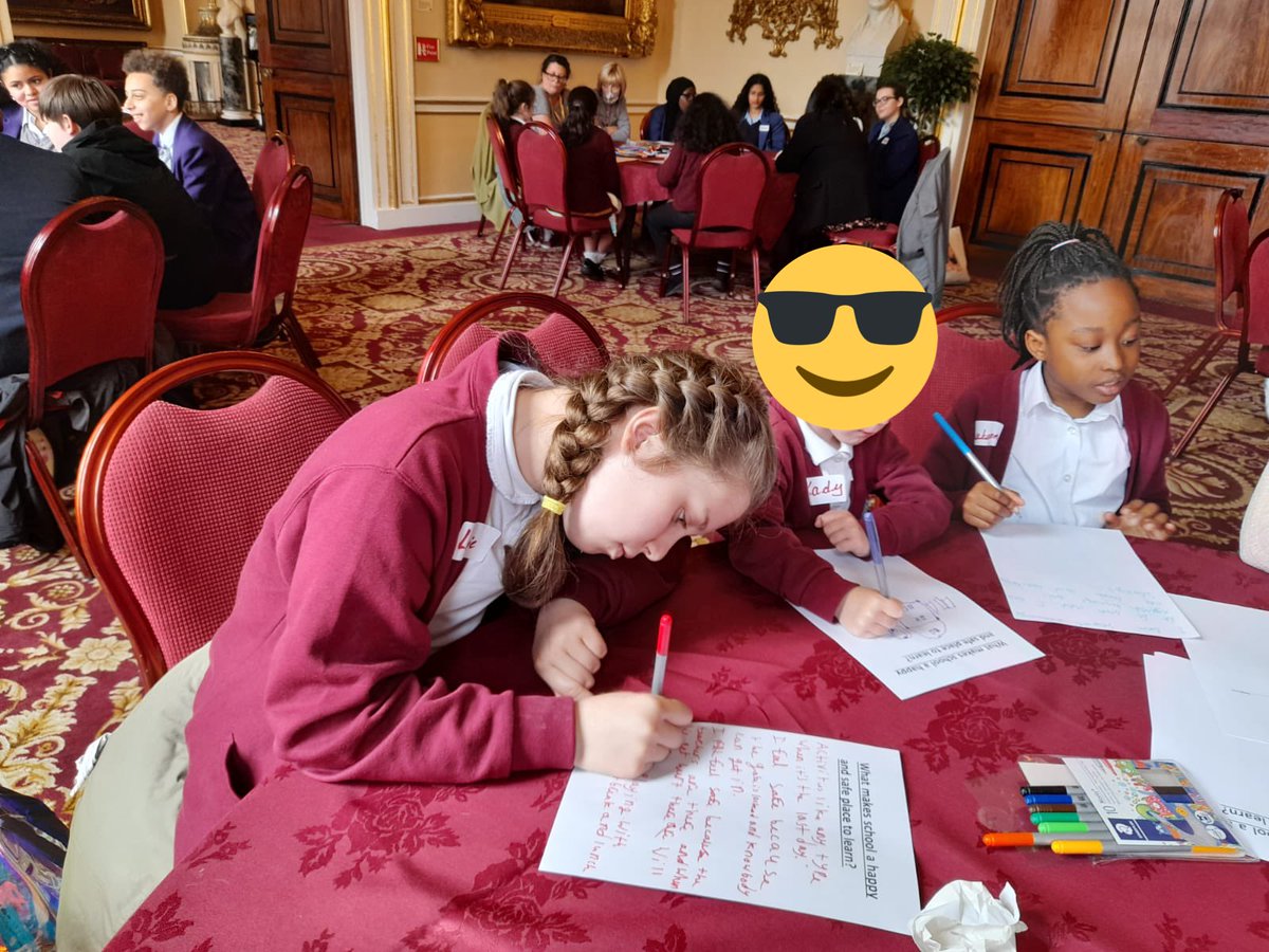 Mrs Thomas tweet media