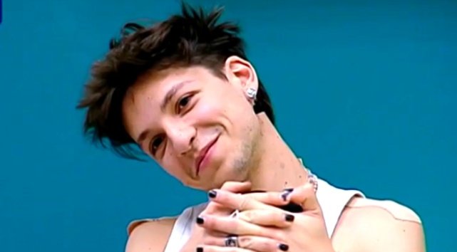 noncredetemimai's tweet photo. “non è finita tanto.”
“ci sentiamo e ci sentiremo.”

lui l'aveva già detto.
#Amici21 #caroligi https://t.co/zfsZfrp8Tl
