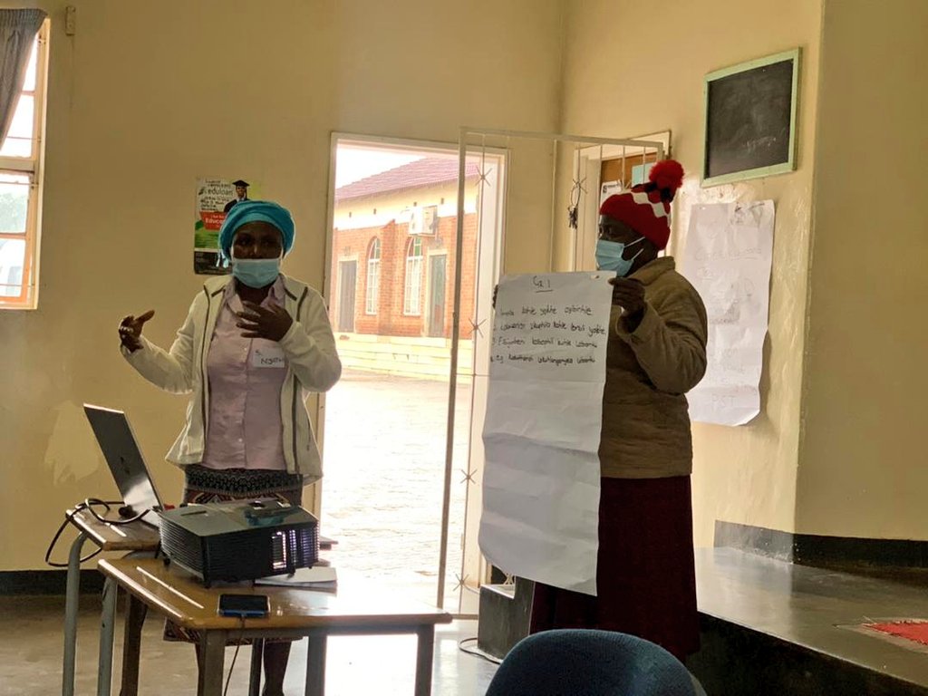 friendshipbench's tweet photo. Giving Grandmothers the floor for training in Gwanda.

Building confidence and developing presentation skills for future trainings in the Training of Trainers Model for Friendship Bench scale up. 

⭐️⭐️⭐️⭐️⭐️ https://t.co/PoicWRvfIp