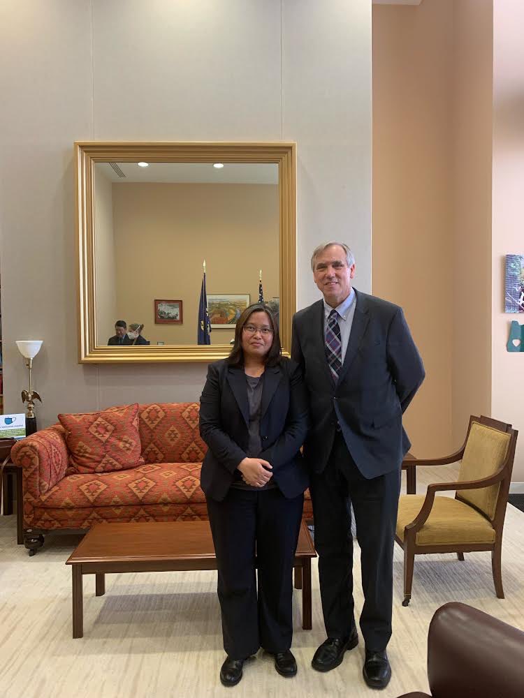 ZinMarAungNUG's tweet photo. Pleased to meet with @SenJeffMerkley and @SenMarkey on the current challenges and sanctions against #MOGE. Senator Merkley has always been committed to human rights and peace and democracy in #Myanmar, and has urged for the condemnation and sanctioning of the junta. https://t.co/7UlLhDrqY4