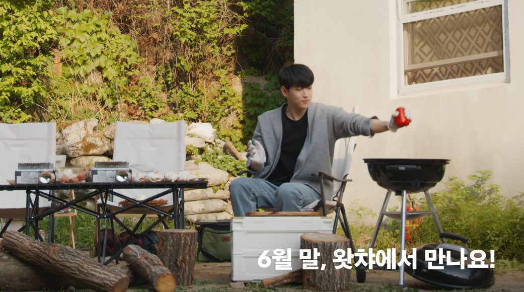 watcha_kr's tweet image. 엄청난 겨울을 보낸 재찬! '내 인생의 봄날은?'이라는 질문에 그는 뭐라고 대답했을까요?
봄을 만끽하고 있는 모습, 빨리 보여드리고 싶어 달려왔어요🌱
왓챠 오리지널 예능 〈나의 계절에게: 봄, 박재찬편〉 6월 말, 왓챠에서 만나요!

#왓챠 #왓챠오리지널 #나의계절에게봄박재찬편 #박재찬