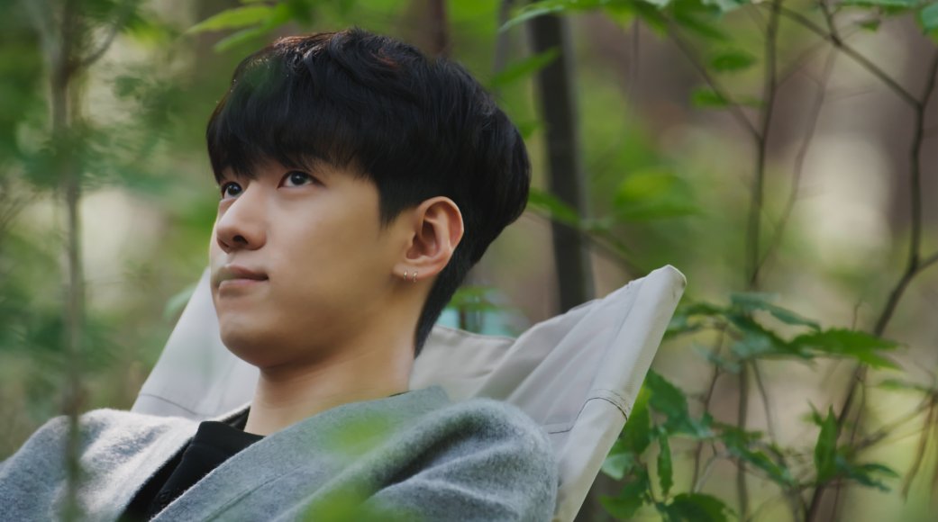 watcha_kr's tweet image. 엄청난 겨울을 보낸 재찬! '내 인생의 봄날은?'이라는 질문에 그는 뭐라고 대답했을까요?
봄을 만끽하고 있는 모습, 빨리 보여드리고 싶어 달려왔어요🌱
왓챠 오리지널 예능 〈나의 계절에게: 봄, 박재찬편〉 6월 말, 왓챠에서 만나요!

#왓챠 #왓챠오리지널 #나의계절에게봄박재찬편 #박재찬