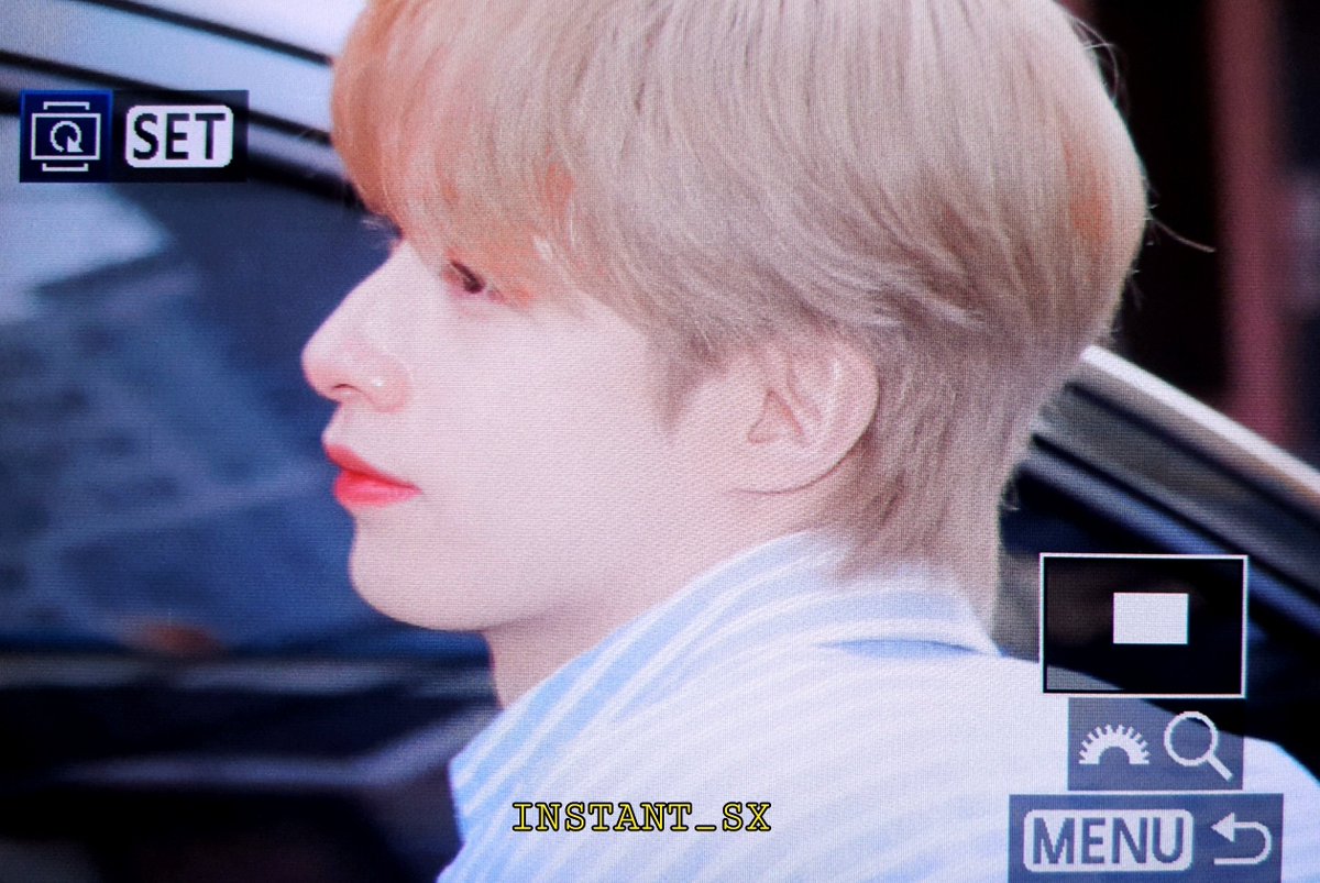 INSTANT_SX's tweet photo. 220518 사운드웨이브 #시온 #원어스 #XION #ONEUS @official_ONEUS 

금발🥲🥲🥲 천사 https://t.co/kYdkgwX86t