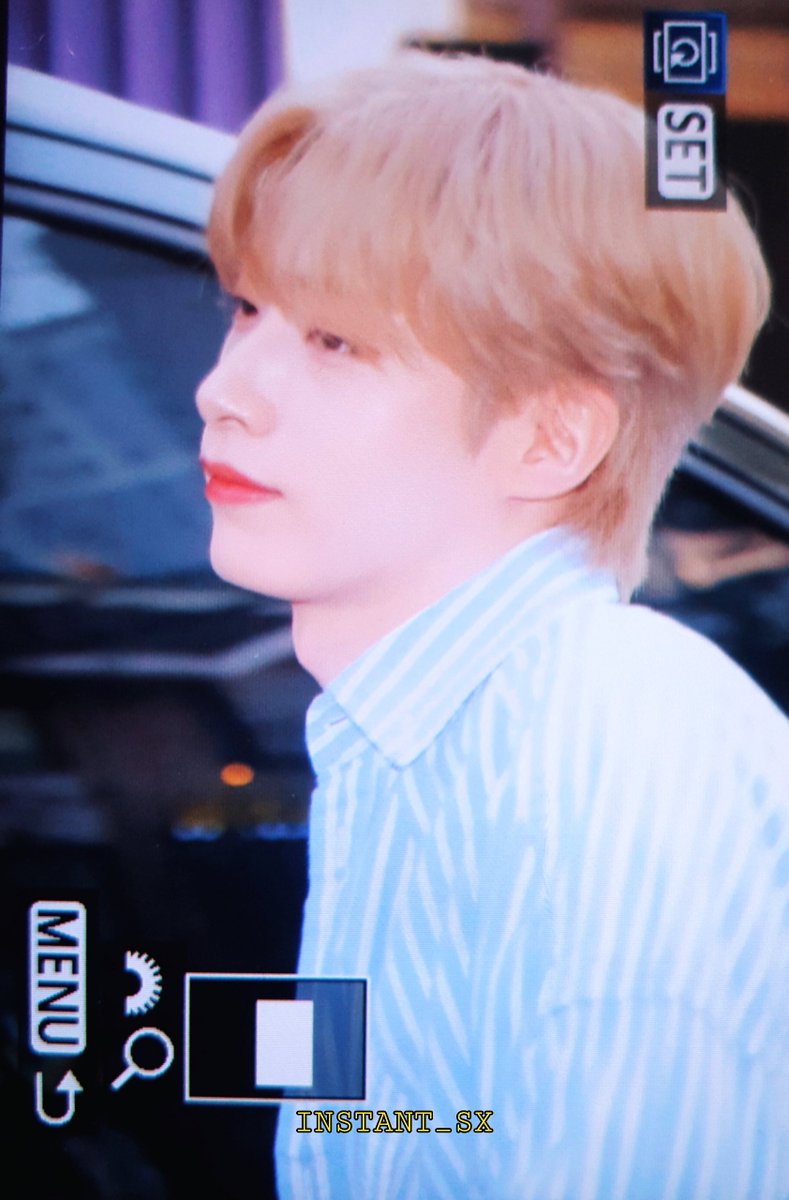 INSTANT_SX's tweet photo. 220518 사운드웨이브 #시온 #원어스 #XION #ONEUS @official_ONEUS 

금발🥲🥲🥲 천사 https://t.co/kYdkgwX86t