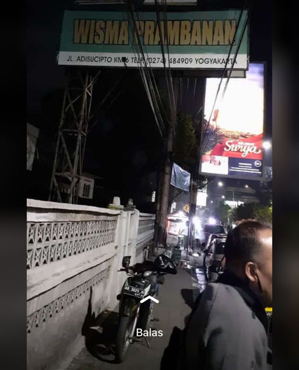 bangsamanja's tweet photo. 1. Twitter Please Do Your Magic. Teman saya @Heri3702 #HeriSutomo saat pulang kerja 
Sabtu 14/5/22 sekitar jam 15.30  kecelakaan di Jalan Solo (depan Wisma Prambanan) Yogyakarta sebrang AMPTA sekitar AMPLAS #Lakalantas #sopirkabur https://t.co/ddmZD2GUCd