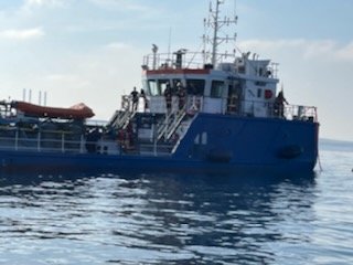 SDIS62's tweet photo. Après l'#exercice à #Calais en mars dernier, 15 #SapeursPompiers du #SDIS62 #IBNB participent avec le Cgl @RIGAUDphil DDSIS62 à l'#exercice et travaillent conjointement avec les @MarinsPompiers dans le cadre de la #CAPINAV (capacité d'intervention à bord des navires).
@Prefet62 https://t.co/bWyDSOWNGF