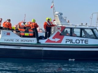 SDIS62's tweet photo. Après l'#exercice à #Calais en mars dernier, 15 #SapeursPompiers du #SDIS62 #IBNB participent avec le Cgl @RIGAUDphil DDSIS62 à l'#exercice et travaillent conjointement avec les @MarinsPompiers dans le cadre de la #CAPINAV (capacité d'intervention à bord des navires).
@Prefet62 https://t.co/bWyDSOWNGF
