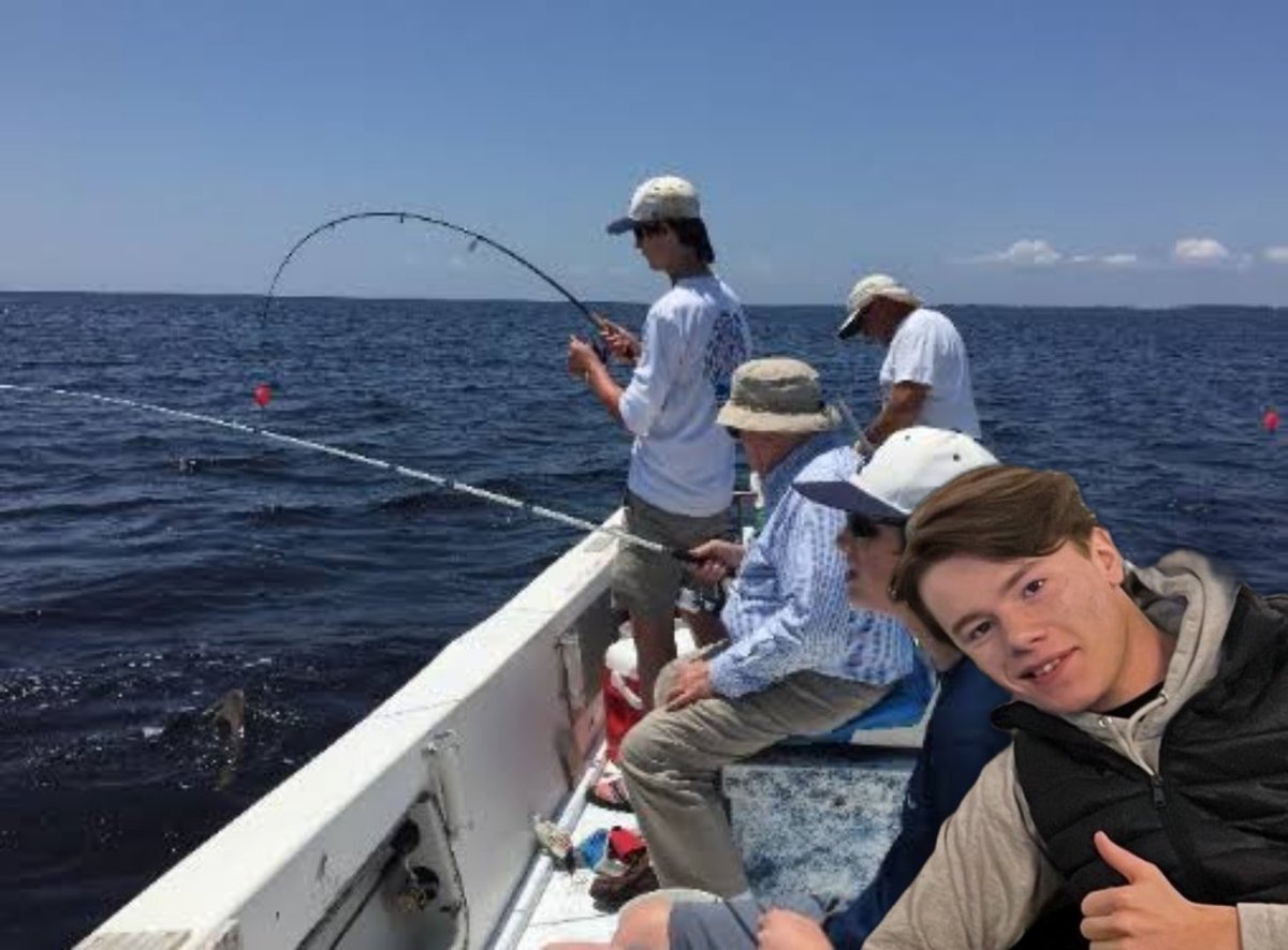 cardamec's tweet photo. fishing with my bros 🐟💪 https://t.co/PAbuB4Dnp9