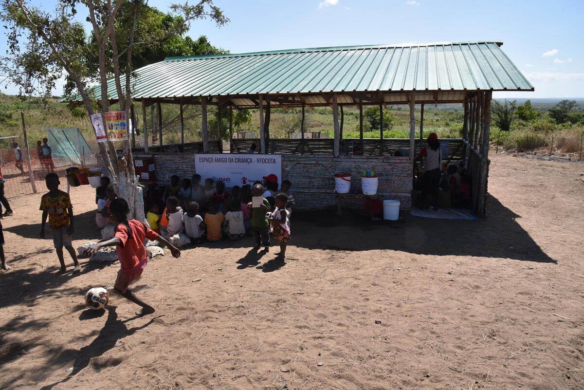 I'm feeling incredibly proud of the work our teams do for #children. We’re responding to the crisis in Cabo Delgado, #Mozambique, by providing child protection, education, health & hygiene services to displaced families. @savechildrenMoz