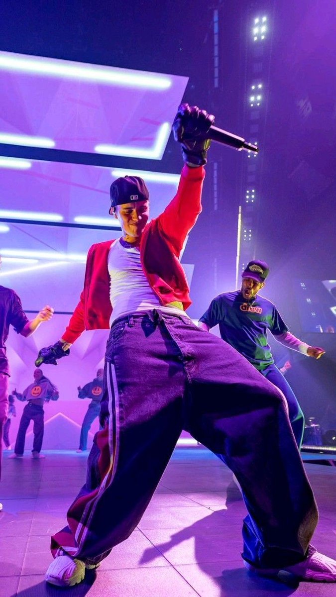 AnusthaJ's tweet photo. @justinbieber ❤️ #JusticeWorldTour  2022 🔥✨ #JustinBieber #Foreverbelieber #Musicforever 😍🥰🎧🎸🤍 https://t.co/RnSnFgRAEQ