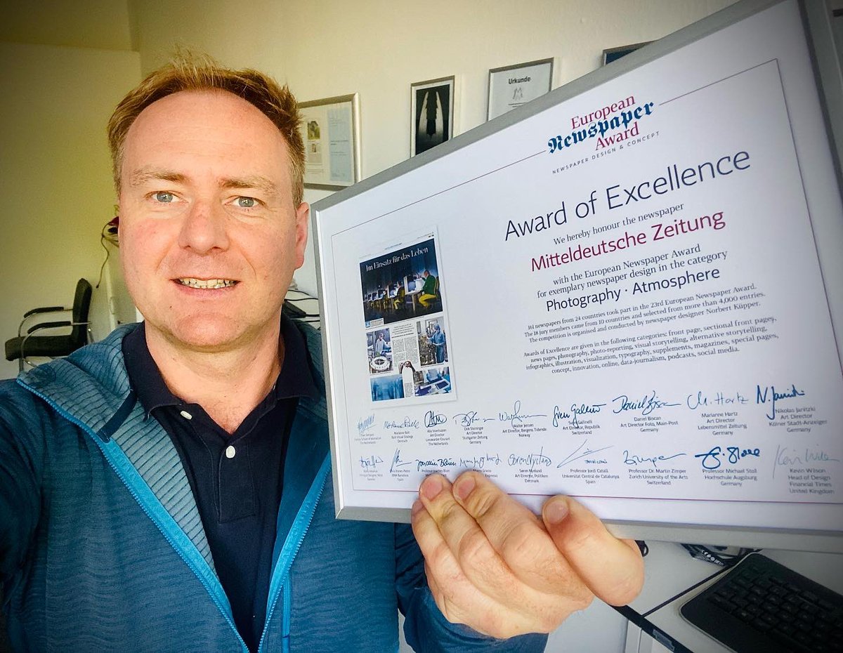 Da ist er endlich. Der „European Newspaper Award“ in der Kategorie „Photography Atmosphere“ für die Reportage beim Impfstoffhersteller Dermapharme in Brehna.
<a href="/mzwebde/">mz-web.de</a> #Award #winner #ohotography #photographer #fotografie #imagefotografie #lokaljournalismus #printwirkt