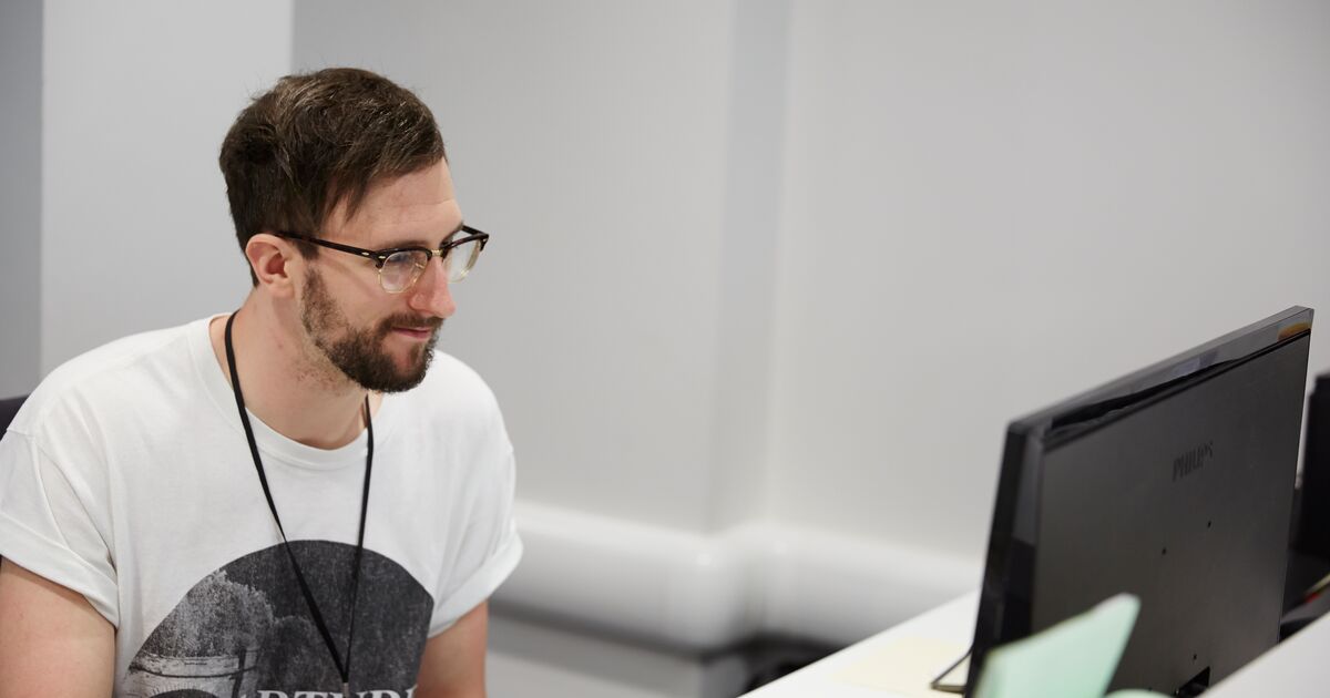 📢 Our postgraduate virtual open day is on today! 
Our team are on hand to chat to you about courses, student support, the application process and funding. 
If you haven't booked on yet, you can still join us: bit.ly/3whABrX
#postgraduatestudy