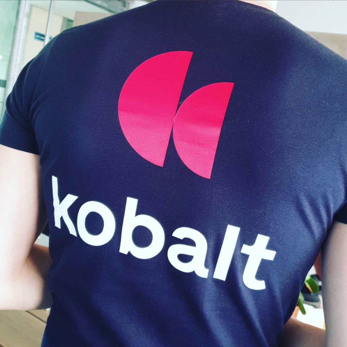 Ren je mee met team Kobalt tijdens de Alkmaar City Run by night? Leuk! We hebben twee kaarten van 10km klaarliggen. Reageer in de comments of stuur een privé berichtje. #10km #renmee #kobalt