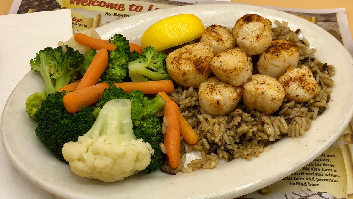 LJFishTale's tweet image. Thanks for the review on our Fresh Fried Sea Scallop Roll! We love it too and serve our scallops lots of different ways.

"The scallops were the best i hve had .nice Portion ."
popme.nu/ljsffssr2?utm_…