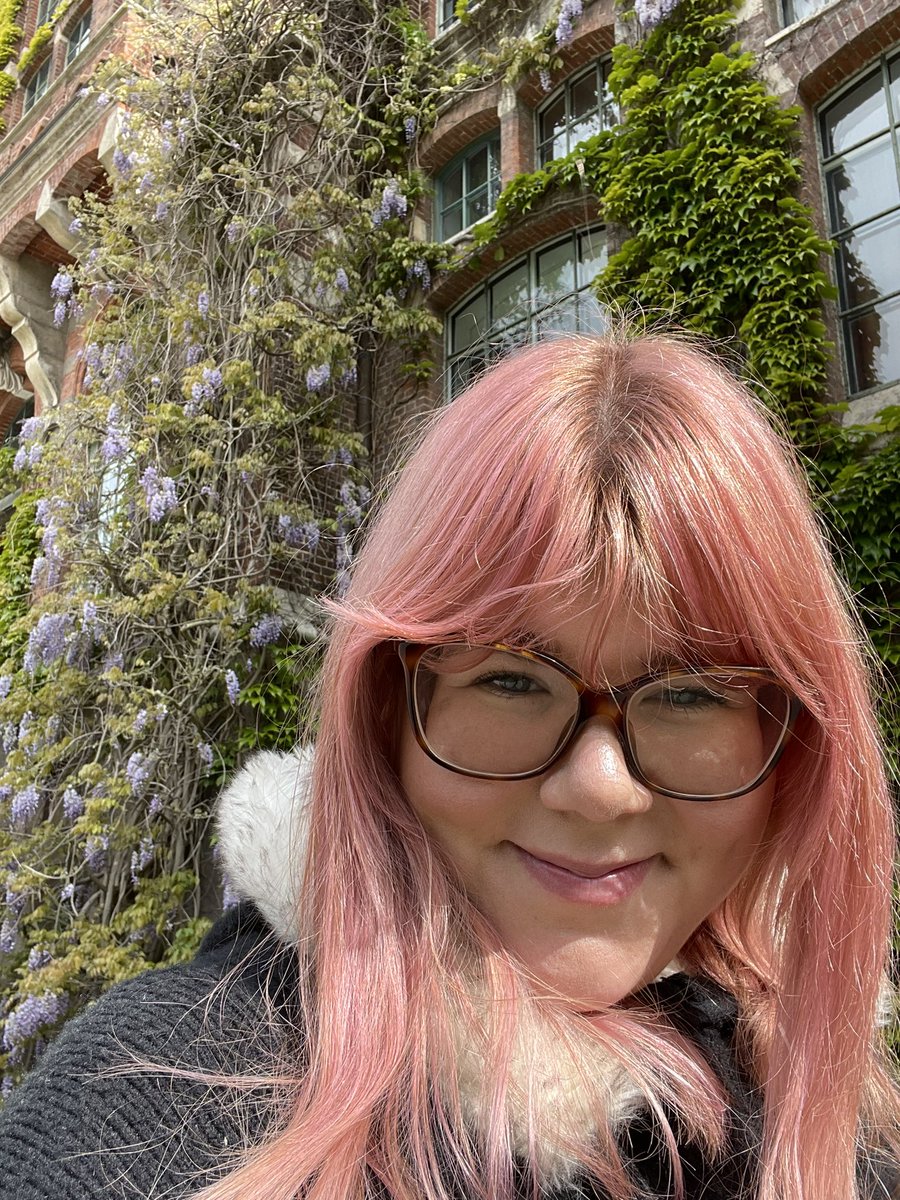 Great to be back at @LundGeology in the <a href="/LundLum/">Lund Luminescence</a> lab after a fantastic field season at #Abydos ….loved that my first day back coincided with the wisteria wall being in full bloom at the library!