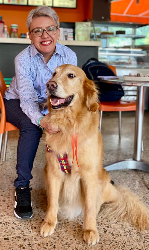 SPaezLeal's tweet photo. 2022 - I ¡Gracias! @unab_online #PuertasAbiertas Por hacer posible clases con fortaleza emocional.
#MarquesInClass con #ProfePaez @UnabDerecho #Pets #GoldenRetrievers #Dogs #ClassDog #ClassRoomPets #ClassPets #empathy #Empatia https://t.co/9ER8uXeBSR