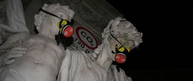 Roma'da kar amacı gütmeyen kuruluşlar kentin kötü hava koşullarına dikkat çekmek için yaptığı çalışma 
düşük maliyet, büyük etki

#roma #insurance #reklam #Advertising #reklamcılık #gerilla #pazarlama #içerik #Milano #yaratıcı #CO2