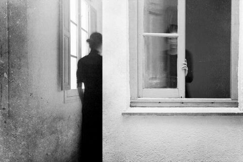 literlandweb1's tweet photo. "Cada momento ocurre dos veces: una dentro y otra fuera, y son dos historias diferentes".
Zadie Smith https://t.co/UBZZ7umrpY