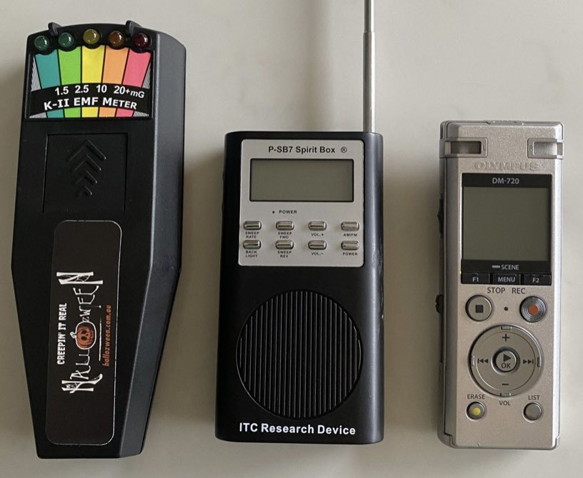 SimonParrott1's tweet photo. What are your thoughts on best way to communicate with spirit? #meditation #ghosthunting #spiritcommunication #rempod #k2meter #ouijaboard #dowsingrods #crystals #psychic #medium #seance #spiritbox #dictaphone https://t.co/mSTsq35xXd