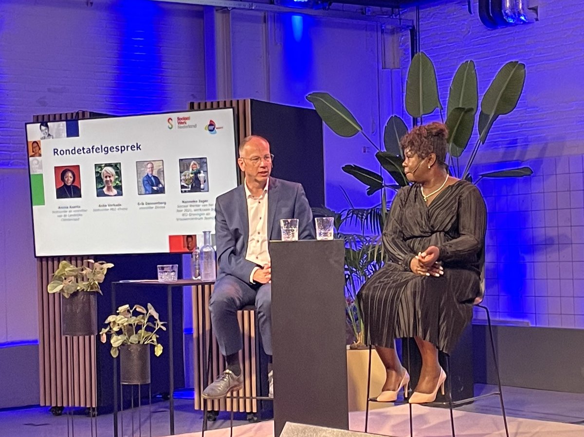 “Stop met die aanbestedingen!” is de hartekreet van Anke Verkade van MEE-Vivenz. Erik Dannenberg <a href="/Divosa/">sla</a> pleit ook voor een langdurige, op vertrouwen gebaseerde relatie: “Je ziet ook dat de aanbestedingstermijnen steeds langer worden.” #sociaalwerk2022