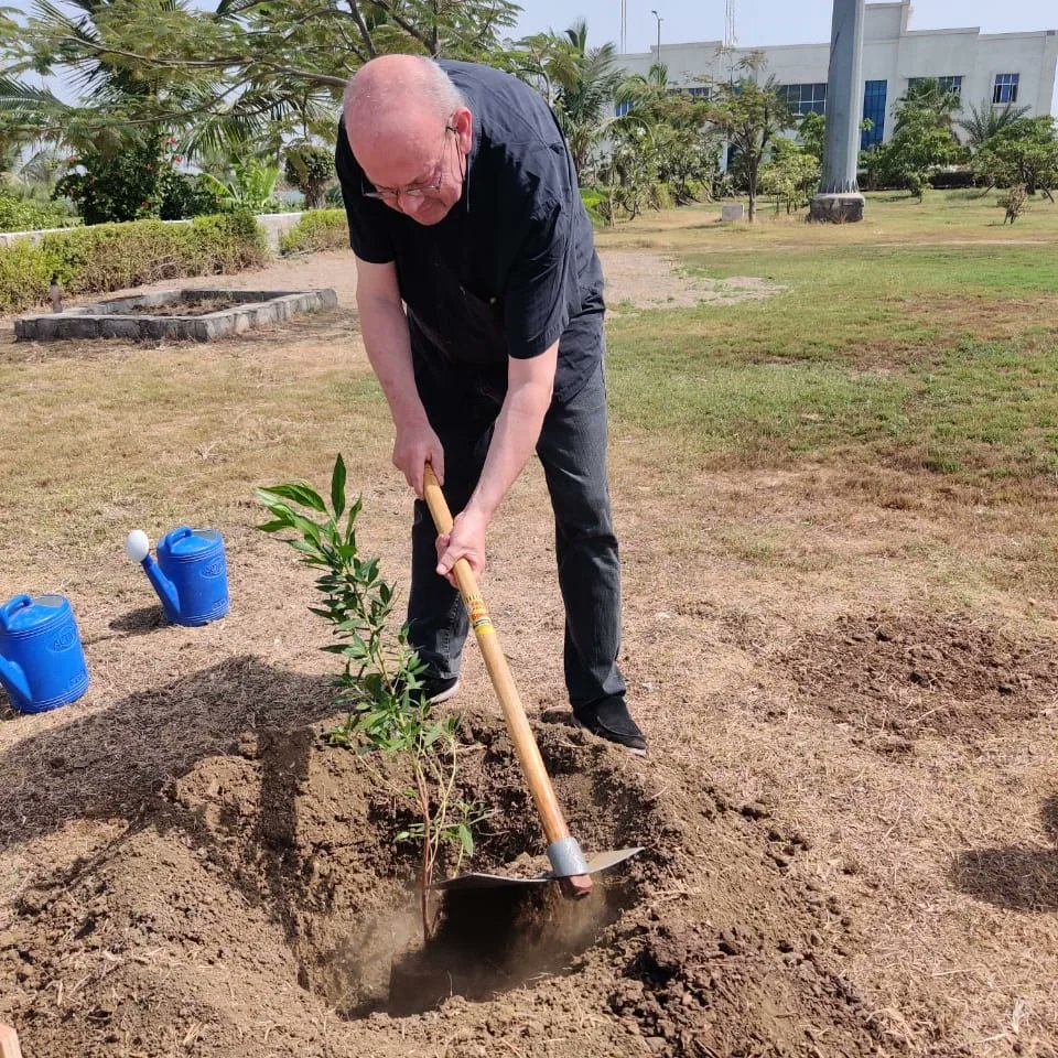 sintex_yarns's tweet photo. Reap what you shall sow. At #Sintexyarns we believe it for the greater good.
Bringing to everyone's delight. A miniscule glimpse of our #planation at our lunsapur plant.
Growing veggies through #organicfarming which becomes our sweetest food dishes to relish upon. https://t.co/APYJkXSPb2