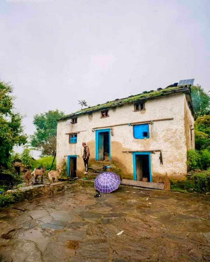 "पाप लाग्ने गरि धन नकमाउ ऋण लाग्ने गरि खर्च नगर"❤️