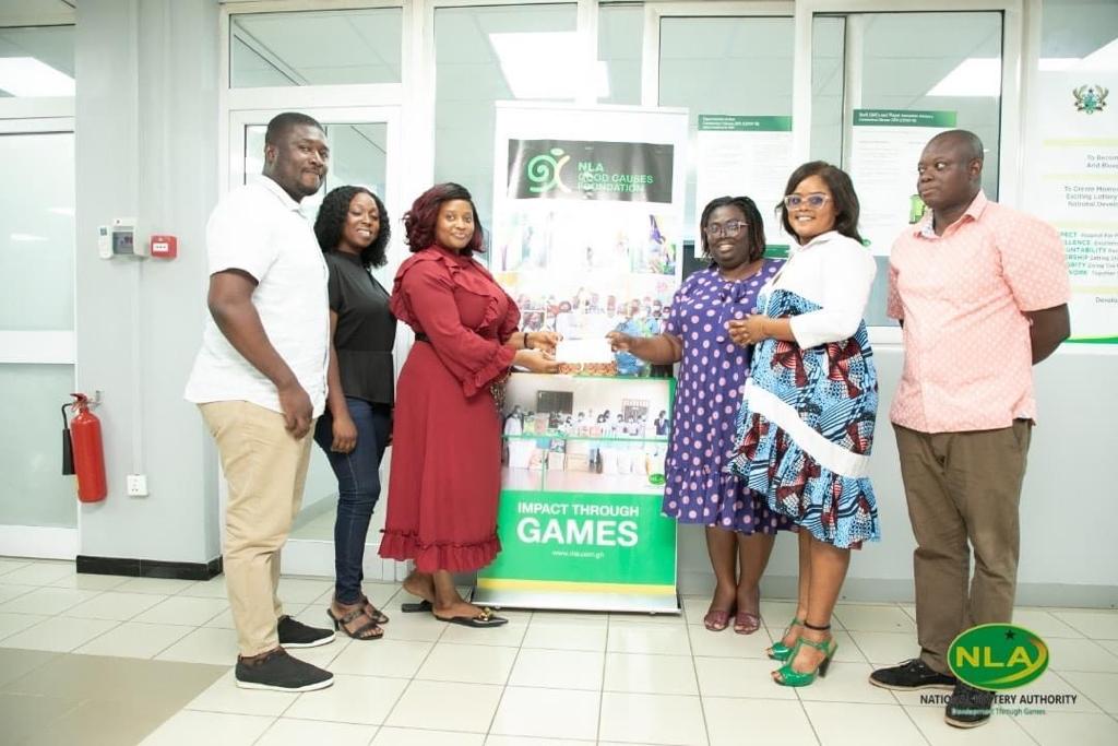 NLA_goodcauses's tweet photo. NLA GOOD CAUSES FOUNDATION supports Veteran actor . Following a story by media personality MzGee, we have presented a cheque to Mr William Addo popularly known as "Akpats3". This is to help alleviate the current situation of the actor who has been unwell in the last few years. https://t.co/D1rHSth96P