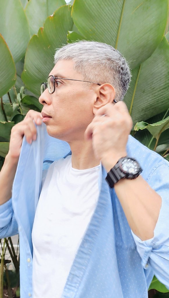 arsal_arf's tweet photo. Grey hair... *extra photo 📸

#51yearsold #frenchcrop #greyhair #captainbarbershop #uniqlo #uniqloindonesia #HMMan #hmindonesia #summarecon #summareconbekasi https://t.co/h8z7YRdWCb