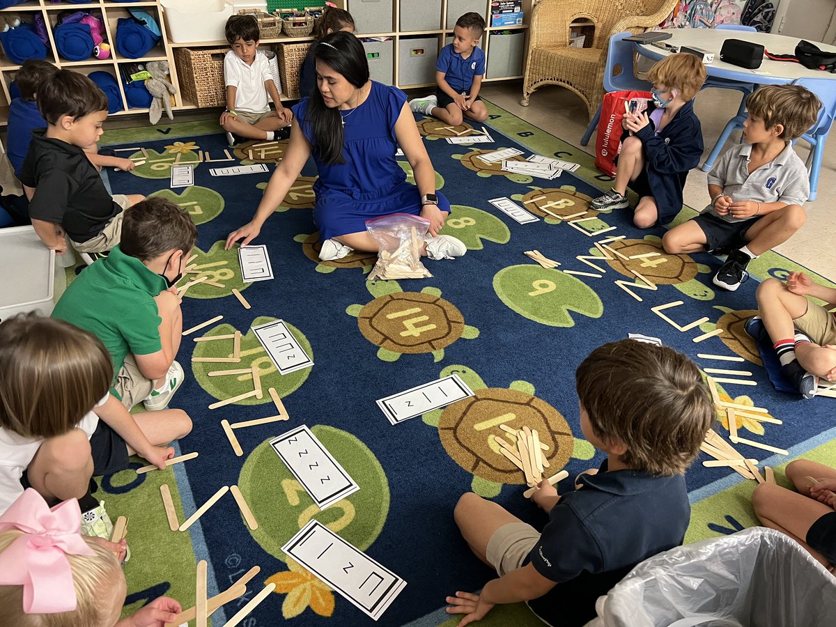 Jr. K working on their rhythms with popsicle sticks! <a href="/GulliverPrep_/">Gulliver Preparatory School</a> @MrsWicc