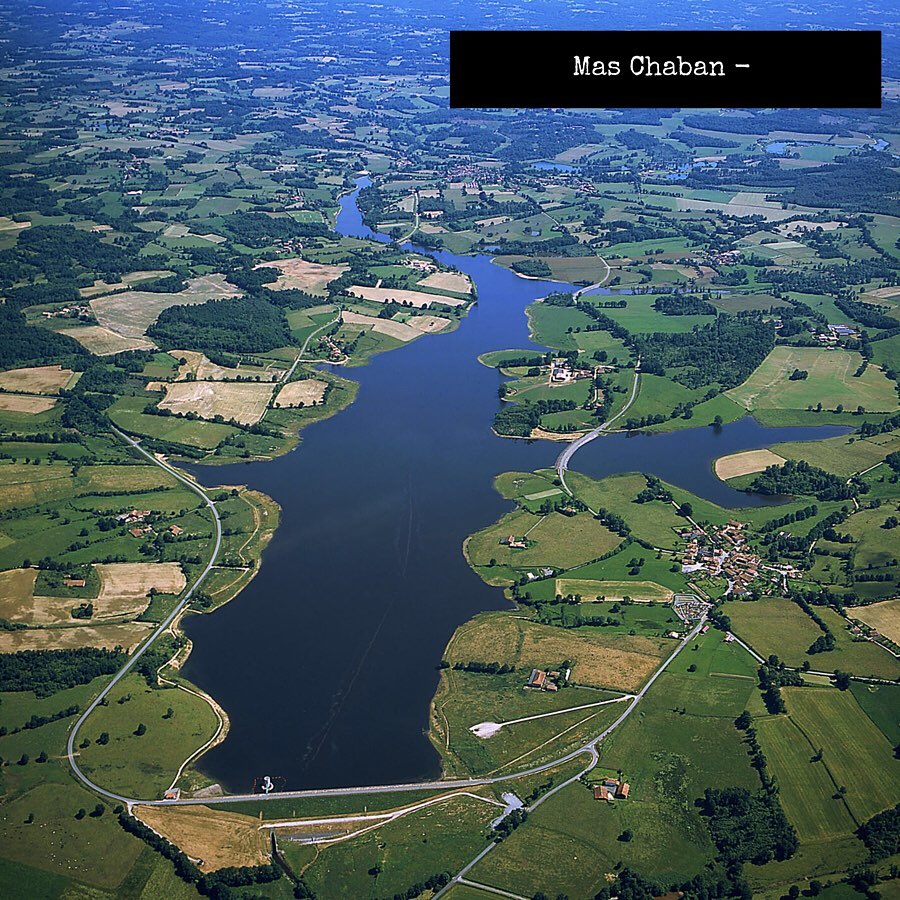 EPTBCharente's tweet photo. #Sécheresse : début de la campagne de soutien d’étiage 💦du fleuve Charente par les barrages de Lavaud (@EPTBCharente) et Mas Chaban (@charente) demain 19 mai. Depuis la création des barrages (1989 et 2000) jamais une campagne de soutien d’étiage n’avait commencé aussi tôt😓. https://t.co/4Ij0FIX1N4