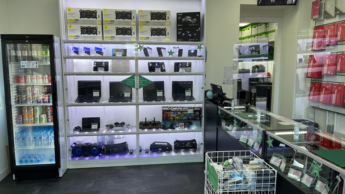 RepairWorld21's tweet photo. Along with doing repairs, we also have a wide range of cables, cases, screen protectors & more accessories in store! 🔥
Got any questions? Just call or message us! 📲
🌐 https://t.co/21KavcfgYO
#repairworlddirect #Phonerepair #Technicians #Crewe https://t.co/pQeohClAik