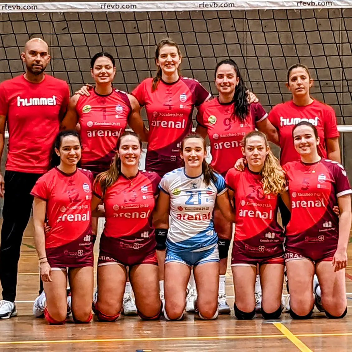 🏐🇪🇸
Debut con vitoria para as #loitadoras Junior de <a href="/arenalperfumes/">Arenal Perfumerías</a> <a href="/cvemevelugo/">Arenal Emevé</a> por 3-0 🆚 <a href="/VoleibolSantBoi/">Volei Sant Boi</a> no Campionato de España Junior Femenino. 
NORABOA RAPAZAS!! 🙌🙌
❤💙🏐💪

#Lugo #Arenal #galiciasaudable #abanca #fundaciondeportegalego #policanteira  #VoleyArenalEmeve
